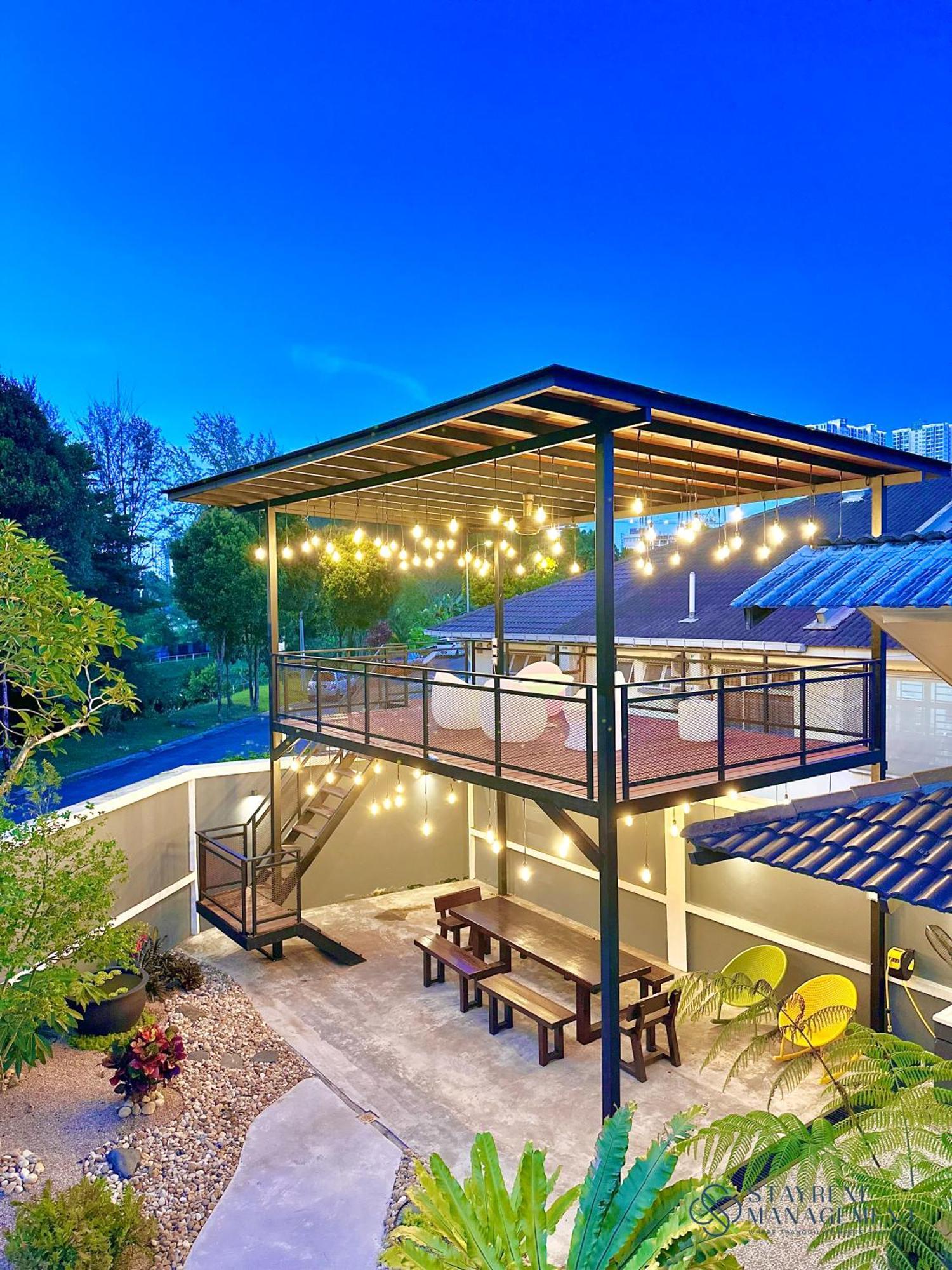 Mount Austin Landed 16pax Karaoke Jacuzzi Bbq By Stayrene
