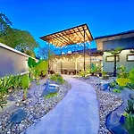 Mount Austin Landed Homestay 16Pax Karaoke Jacuzzi Bbq By Stayrene